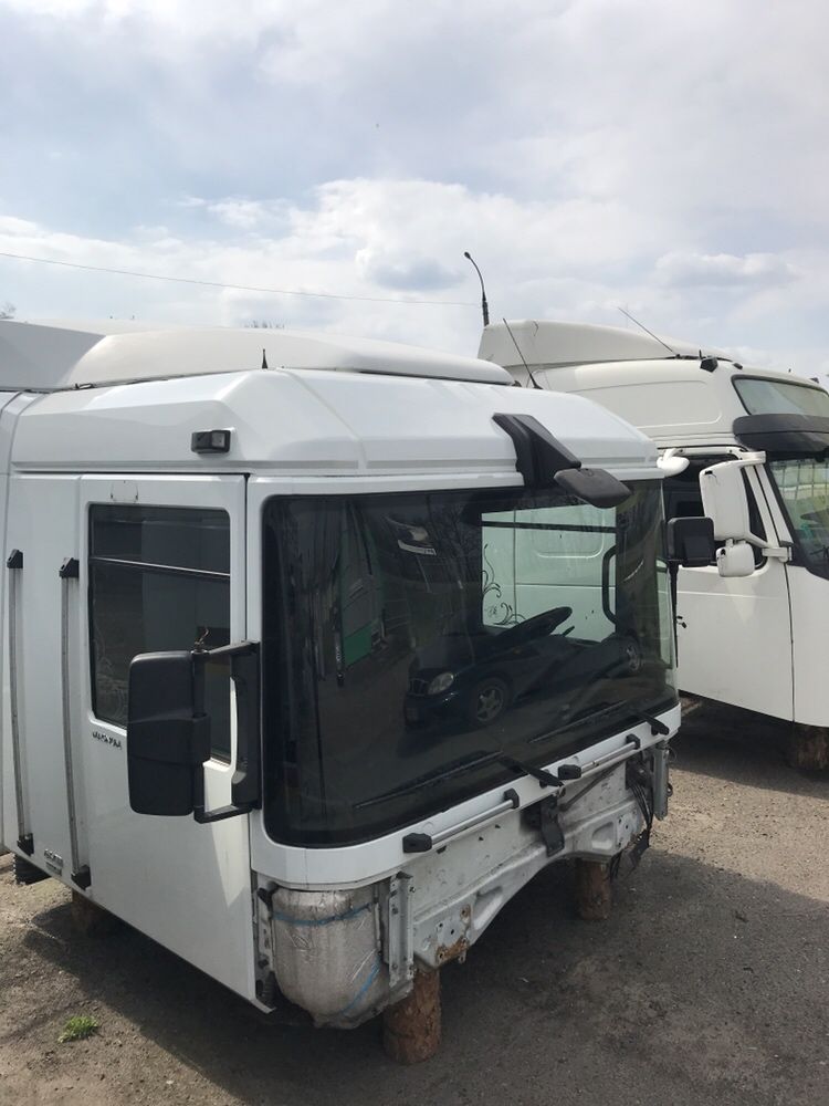Кабина RENAULT Premium белая в отличном состоянии