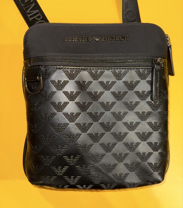 Продається оригінальна сумка Emporio  Armani.