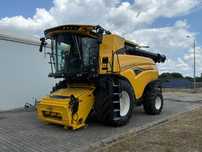 New Holland CR8.90  kombajn zbożowy