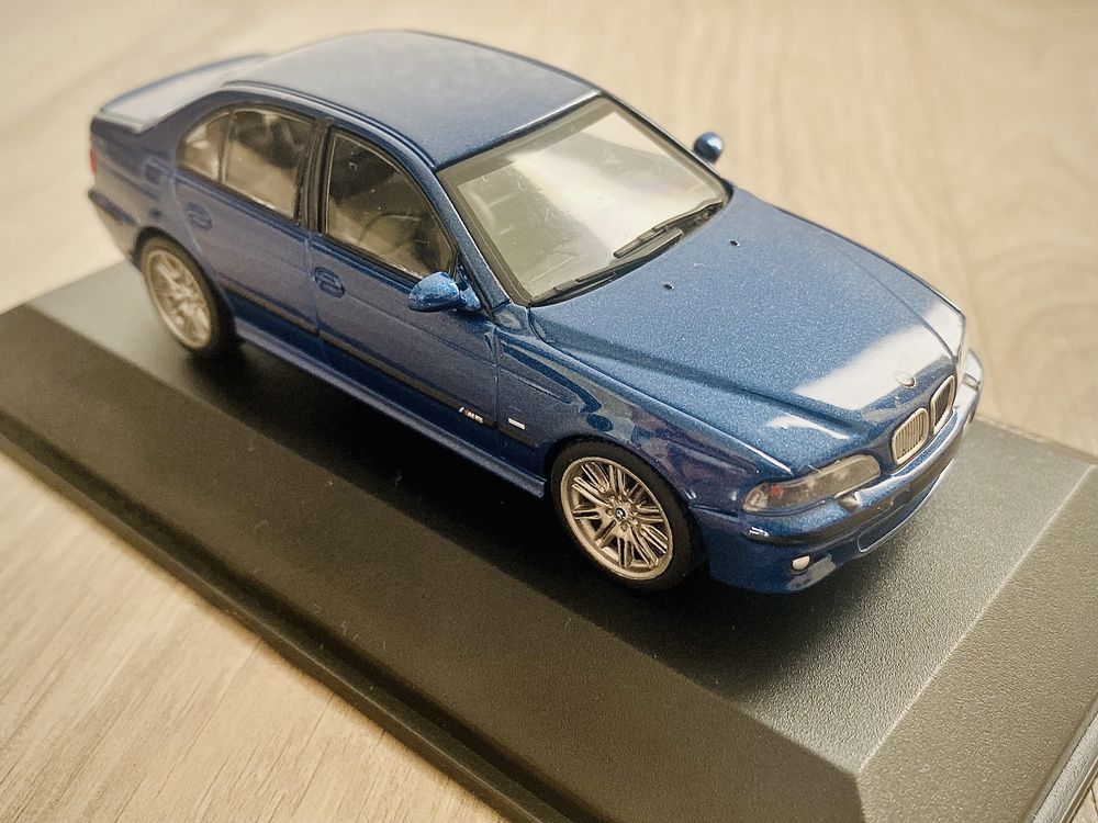 BMW E39 M5 5.0 || Solido