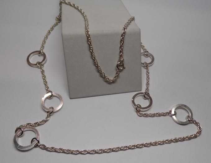 Srebrny łańcuszek zdobiony kółkami 80 cm. K&L