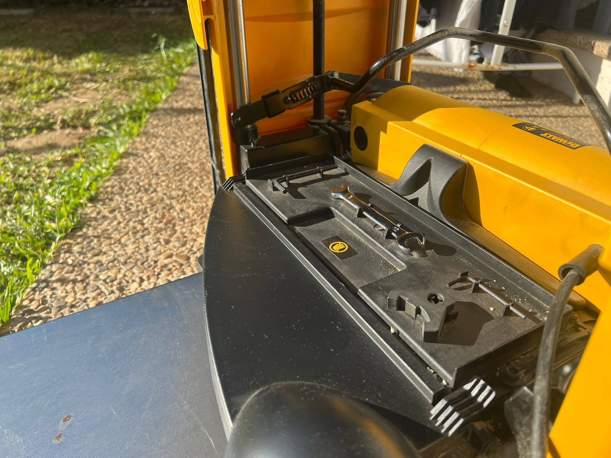 Desengrossadeira Dewalt DW733