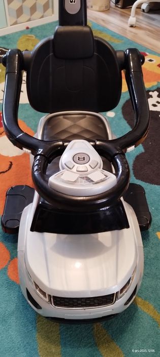 Jeździk samochodzik pchacz