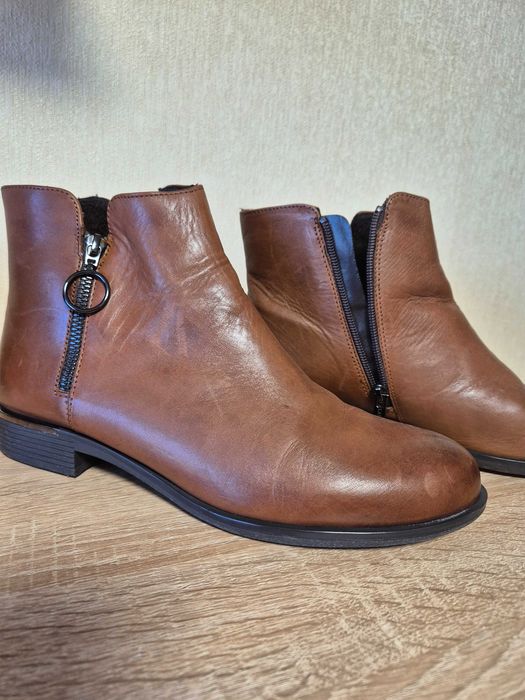 Шкіряні черевики 42 розмір. Демісезонні. Стан ідеальний