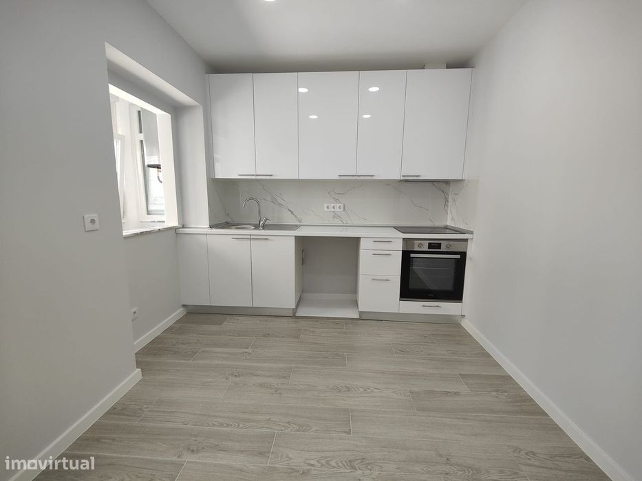 Apartamento T2 no Pinhal Novo, renovado, disponível de imediato