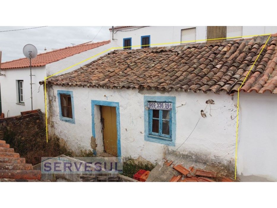 Casa Tipica para renovar no centro da Aldeia de Saboia, concelho de...