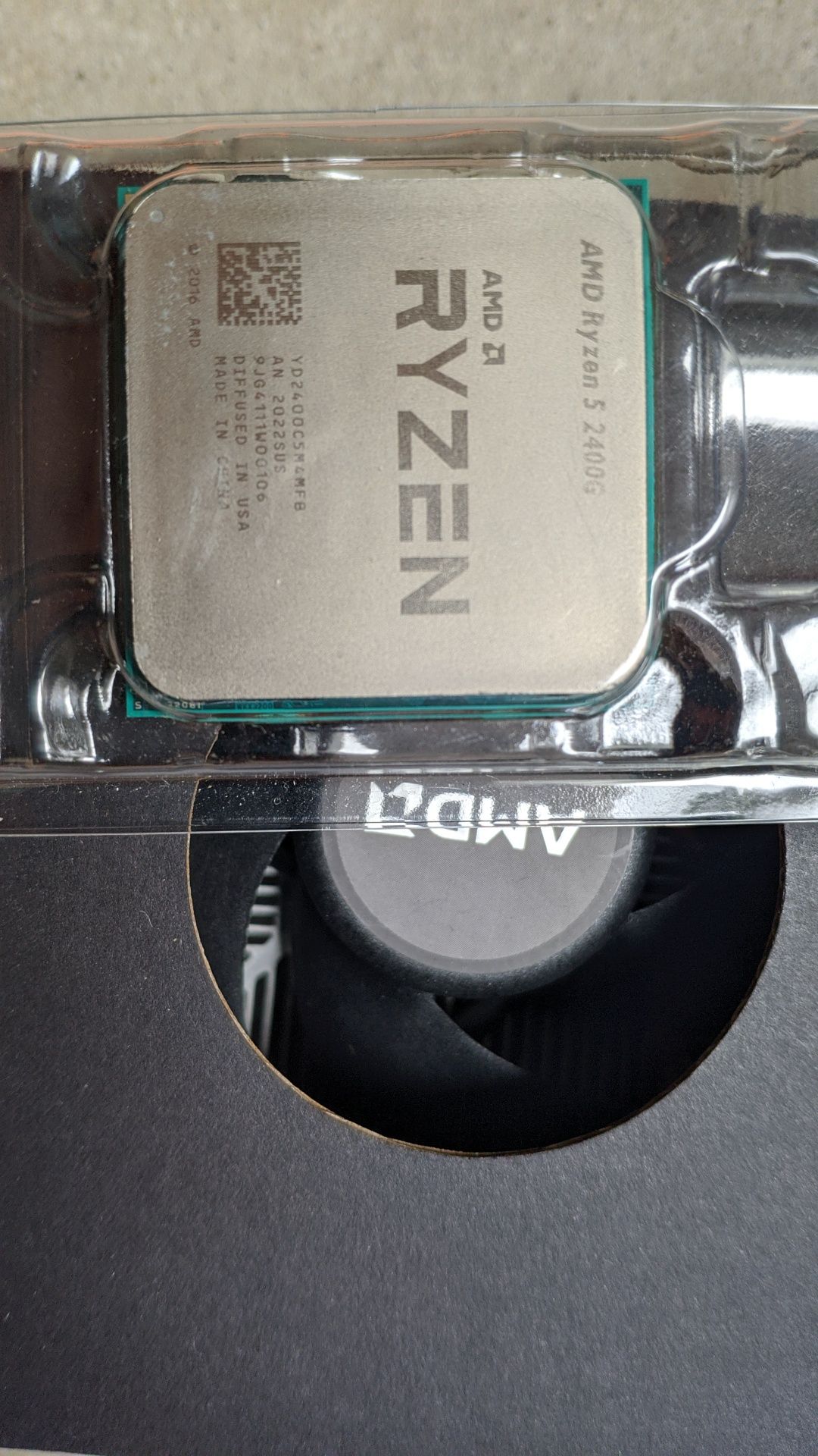 AMD Ryzen 5 2400g procesor AM4 / grafika Vega 7 / chlodzenie BOX