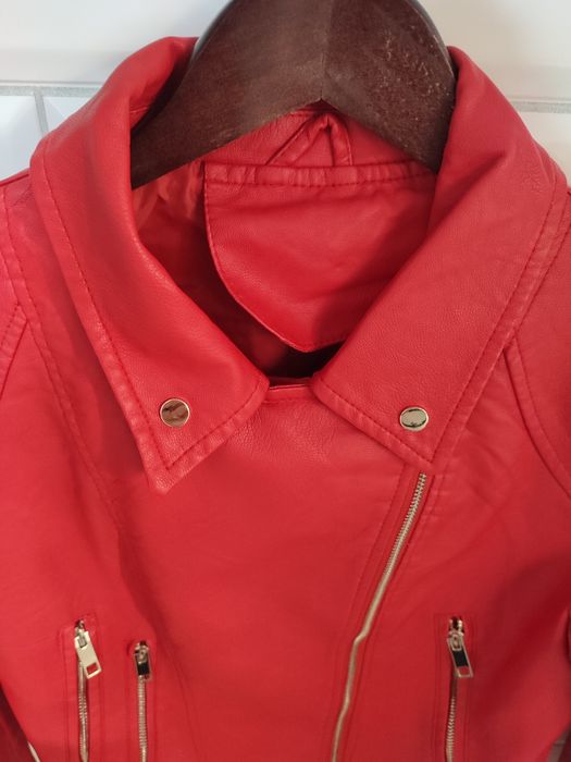 Czerwona ramoneska z eko skóry rozmiar M Born2be