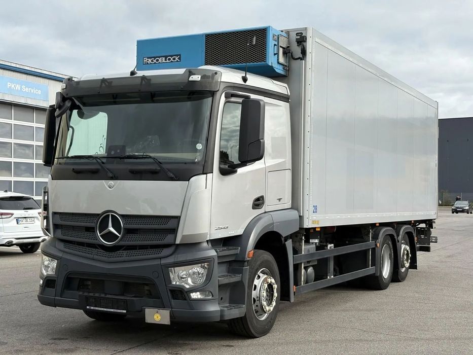 Mercedes-Benz Actros 2543 6x2 chłodnia izoterma 18 palet oś skrętna