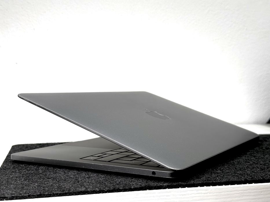 MacBook Pro 13,3” 2019/ i7/ 16GB RAM