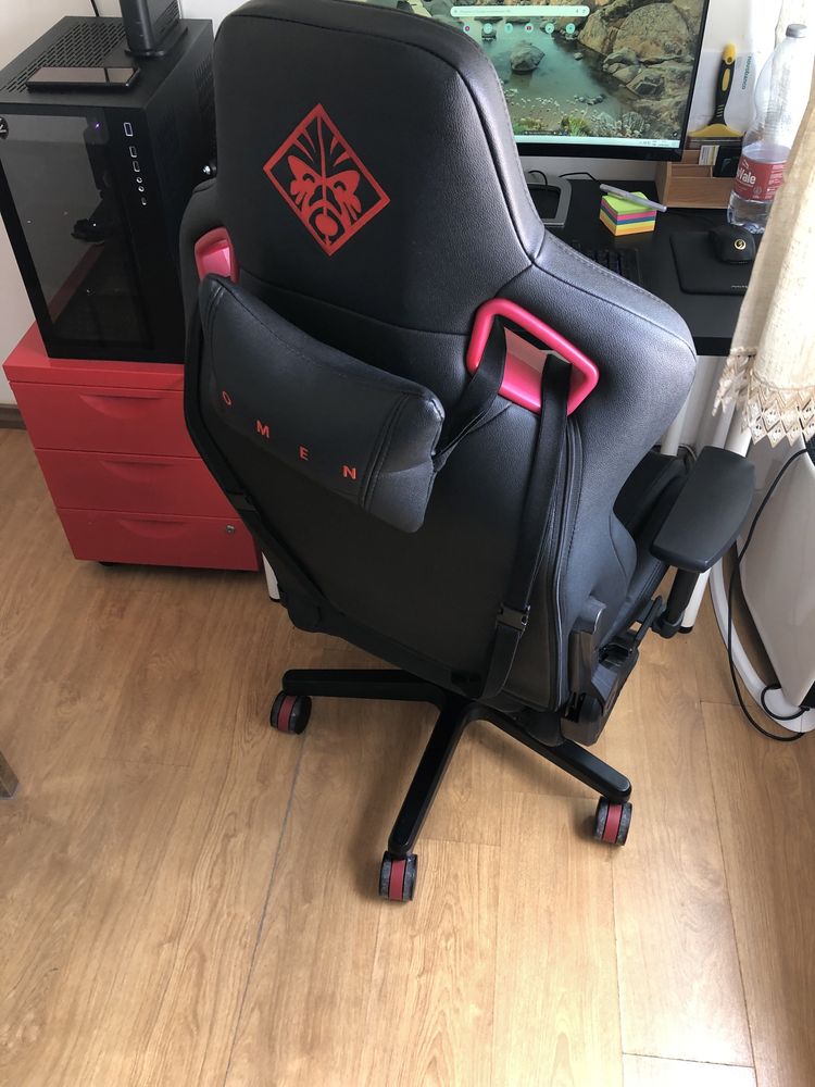 Cadeira Gaming HP OMEN Citadel (Até 136 kg)