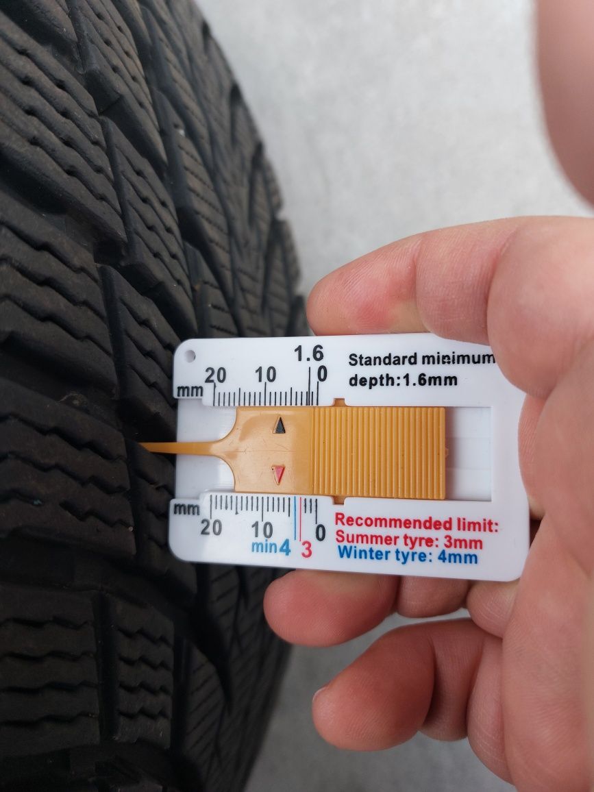 Oryginalne koła zimowe Toyota CHR 225/45R19 Nokian