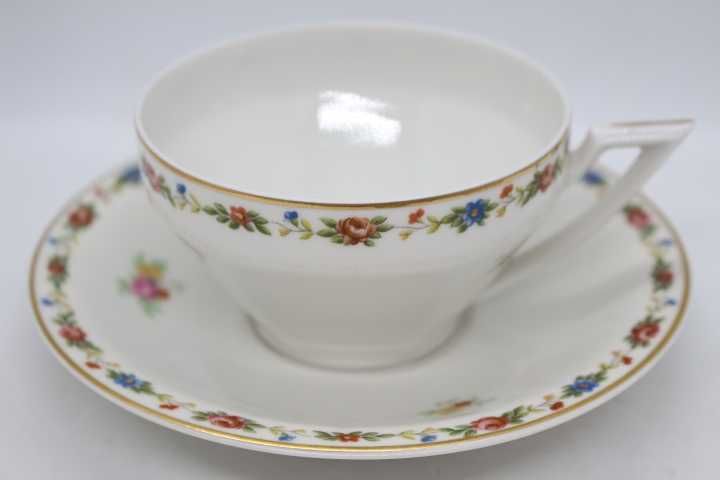 Chávena Chá Hexagonal Vista Alegre Friso Floral e Ouro 1947