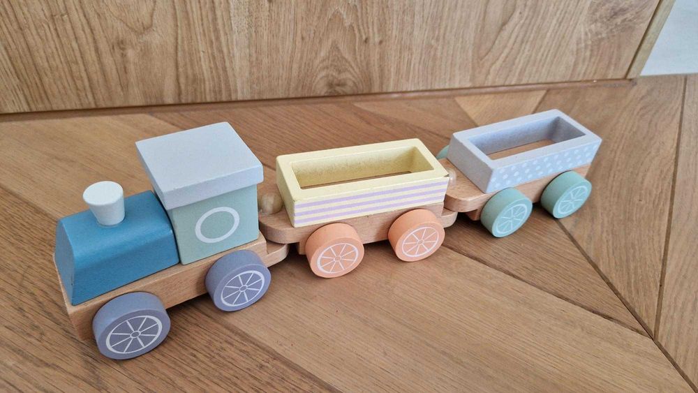 JOUECO Drewniany Pociąg ze zwięrzątkami, Montessori