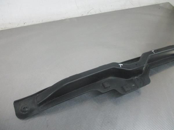 Guia de pára-choques trás direita FORD Fiesta VI (CB1, CCN)