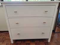 Cómoda Hemnes com 3 gavetas