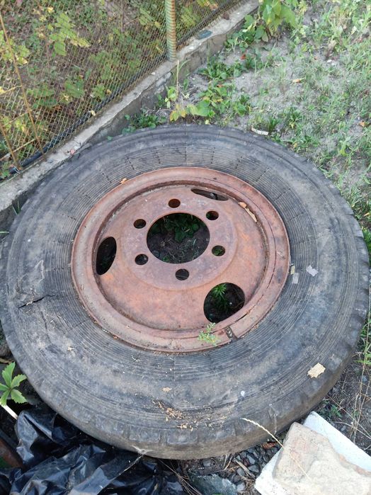 Колёсный диск с покрышкой