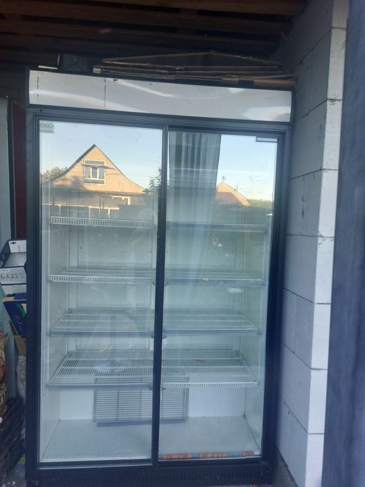 Холодильна шафа дводверний