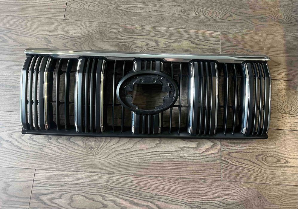 Решітка радіатора Toyota Land Cruiser Prado 150 від2017-2023рр