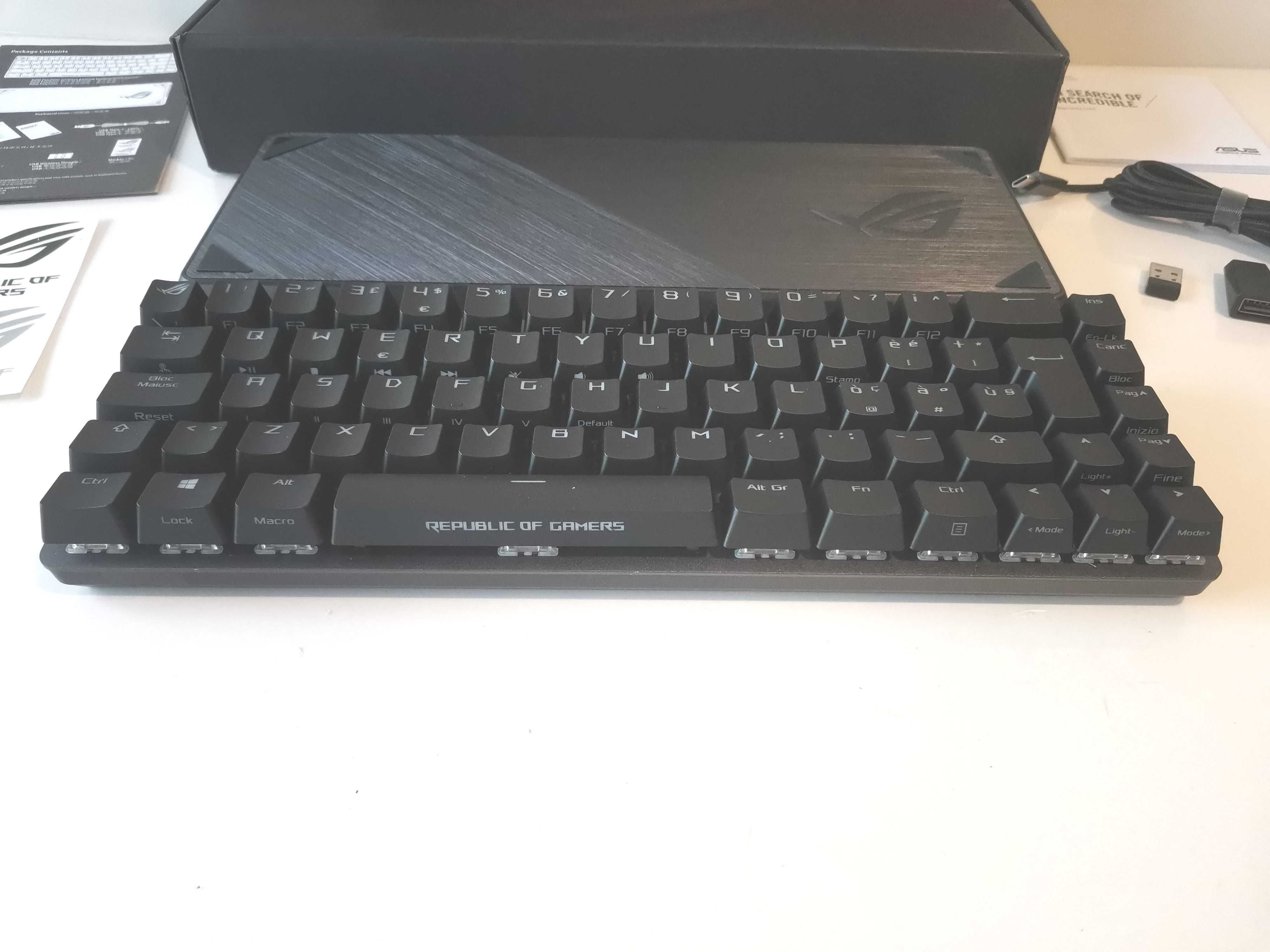 Klawiatura gamingowa ASUS ROG Falchion QWERTY IT Bezprzewodowa RGB