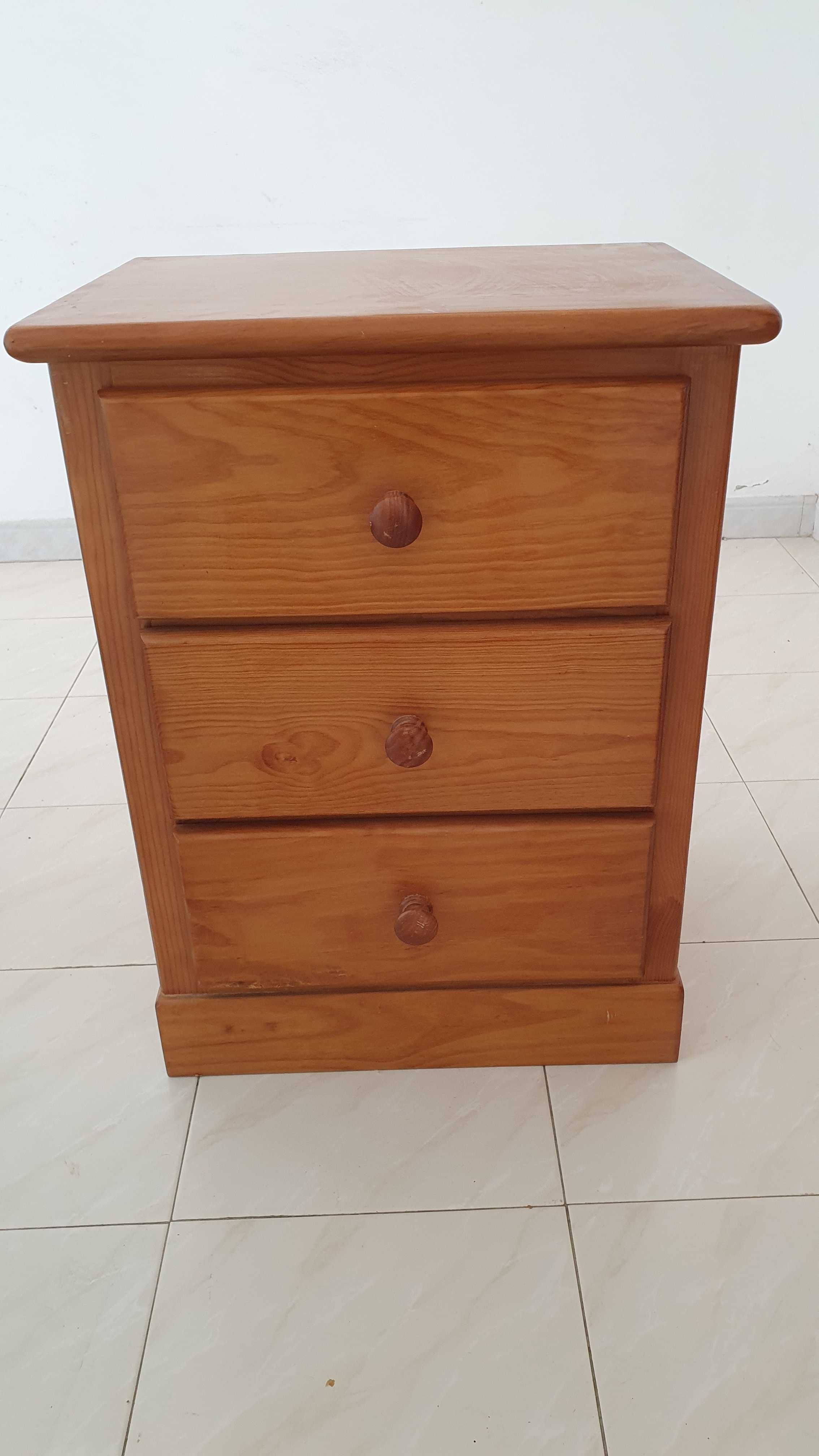 Mesa de Cabeceira