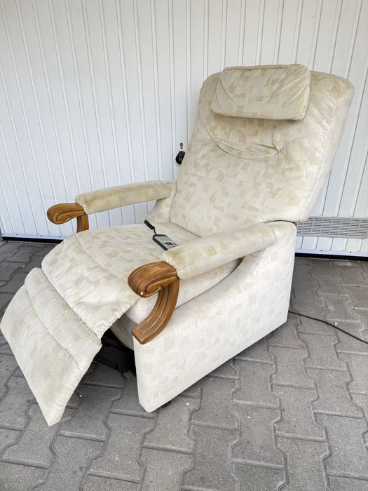 Hukla fotel geriatryczny z pionizacją na pilota rozkładany elektryczny