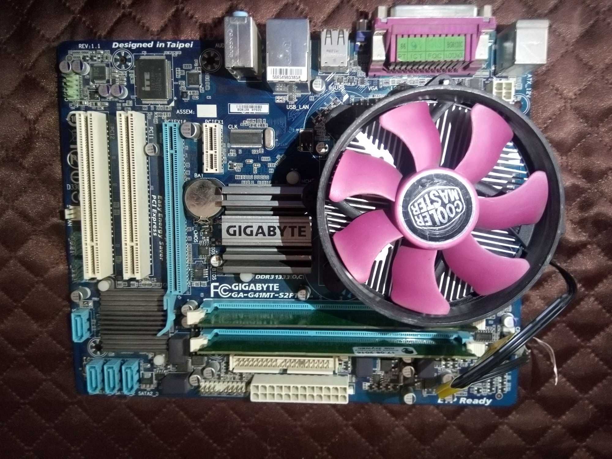 Gigabyte GA-G41MT-S2PT  4gb , E5700