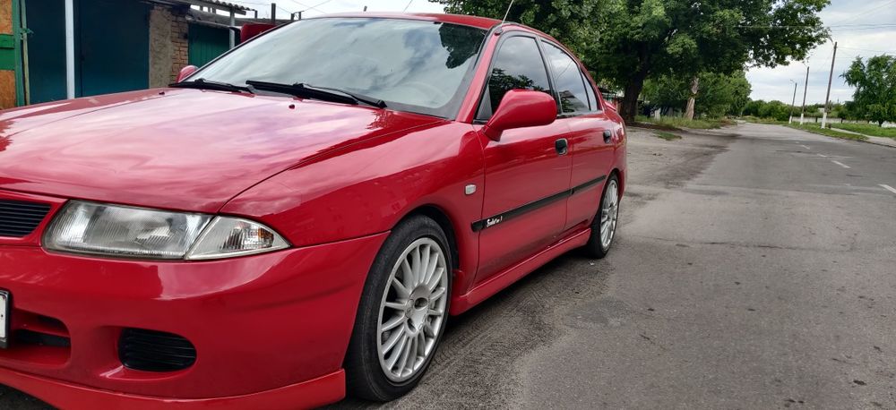 Mitsubishi Carisma 1.8

GDI