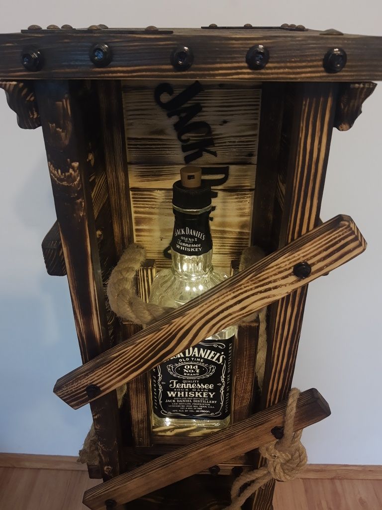 Szafka na whisky
