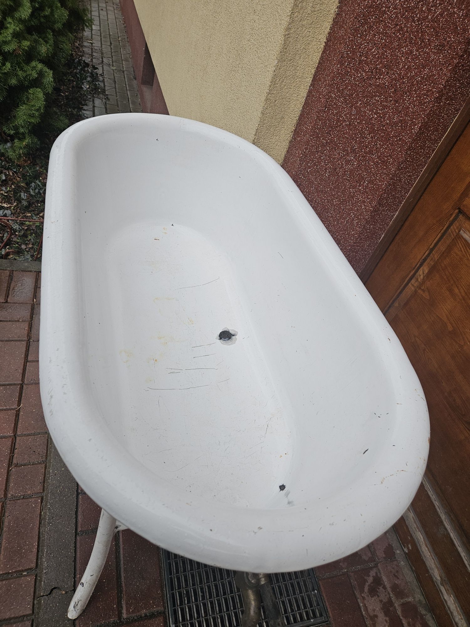 Zabytkowa, stara  wanienka emaliowana