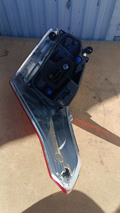 Vendo farolim esquerdo de citroen C Élysée Sedan ano 2012/16