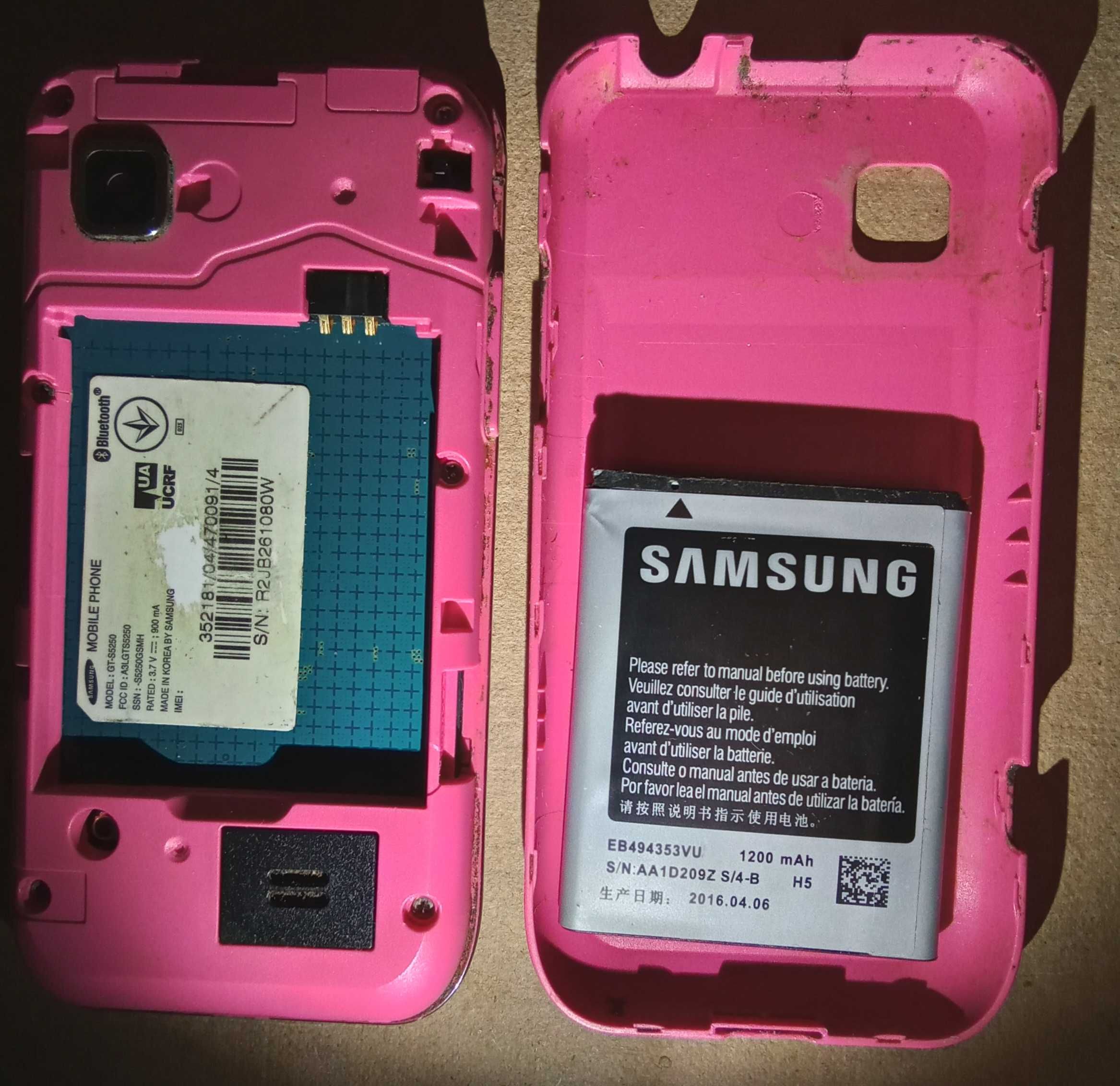 Сенсорний Мобільний Телефон Samsung model модель gt-s5250 розовий Жіно