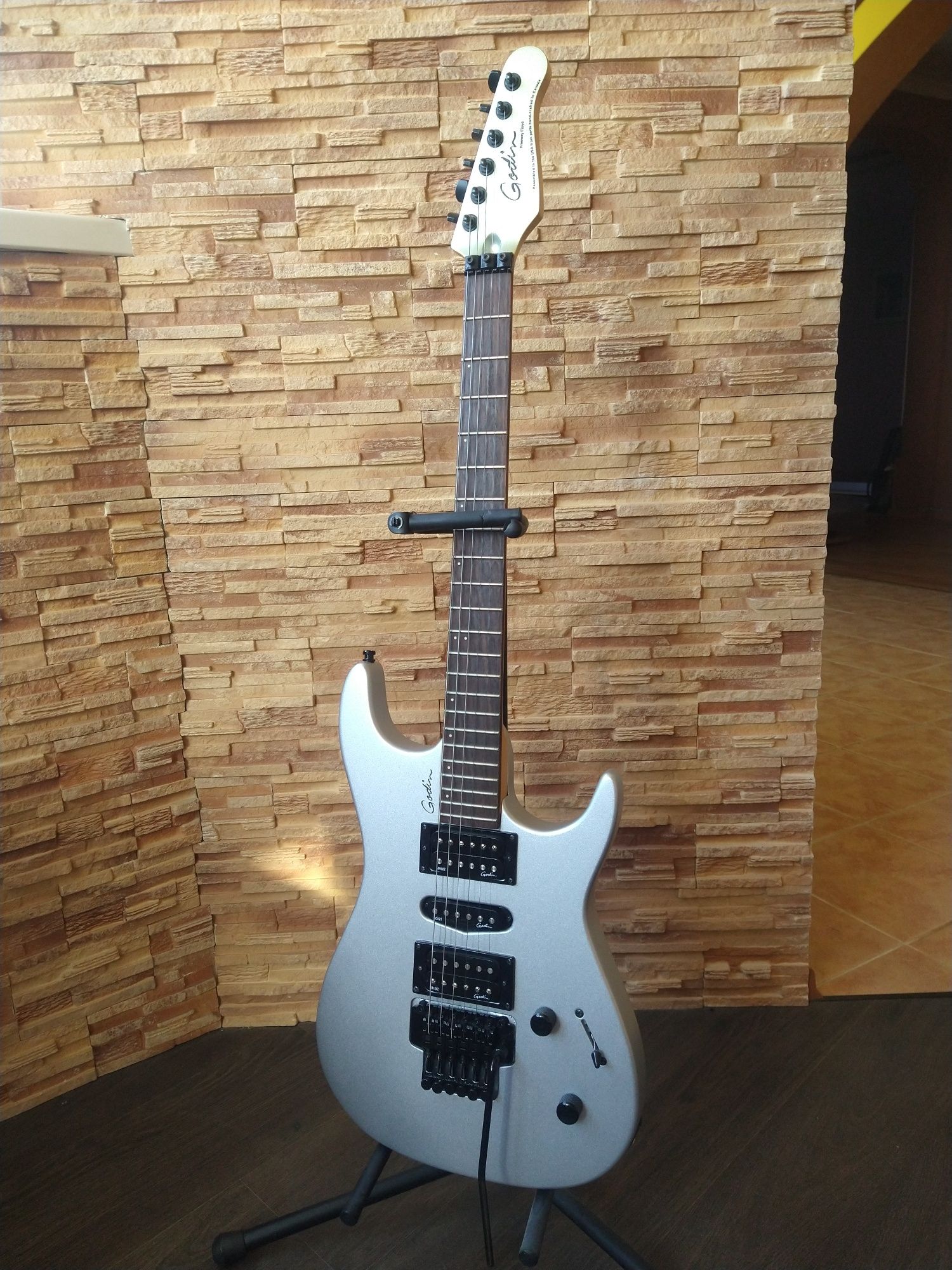 Електрогітара Godin Freeway Floyd SG Канада/США