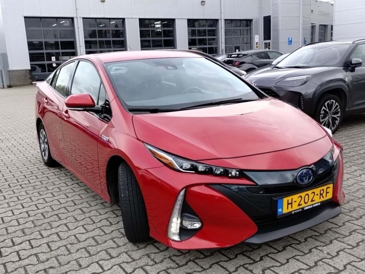 Toyota Prius Executive Plug-In 2020р. запас 50 км