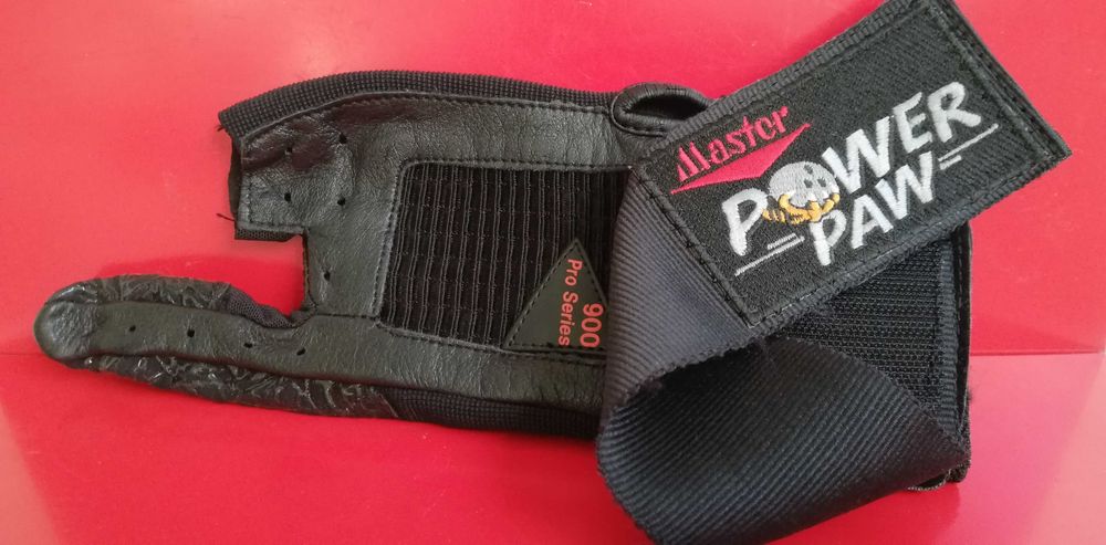 Перчатка для боулинга размер S/M Master Power Paw 900 Pro Series США