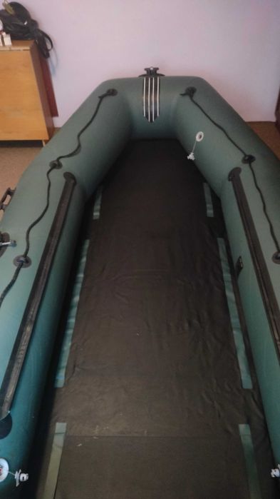 Продам резиновую лодку