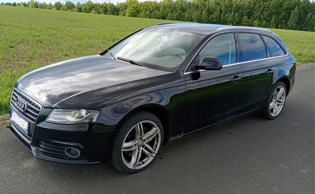 AUDI A4 B8 KOMBI 2,0TDI OŚ BELKA ZAWIESZENIA TYŁ