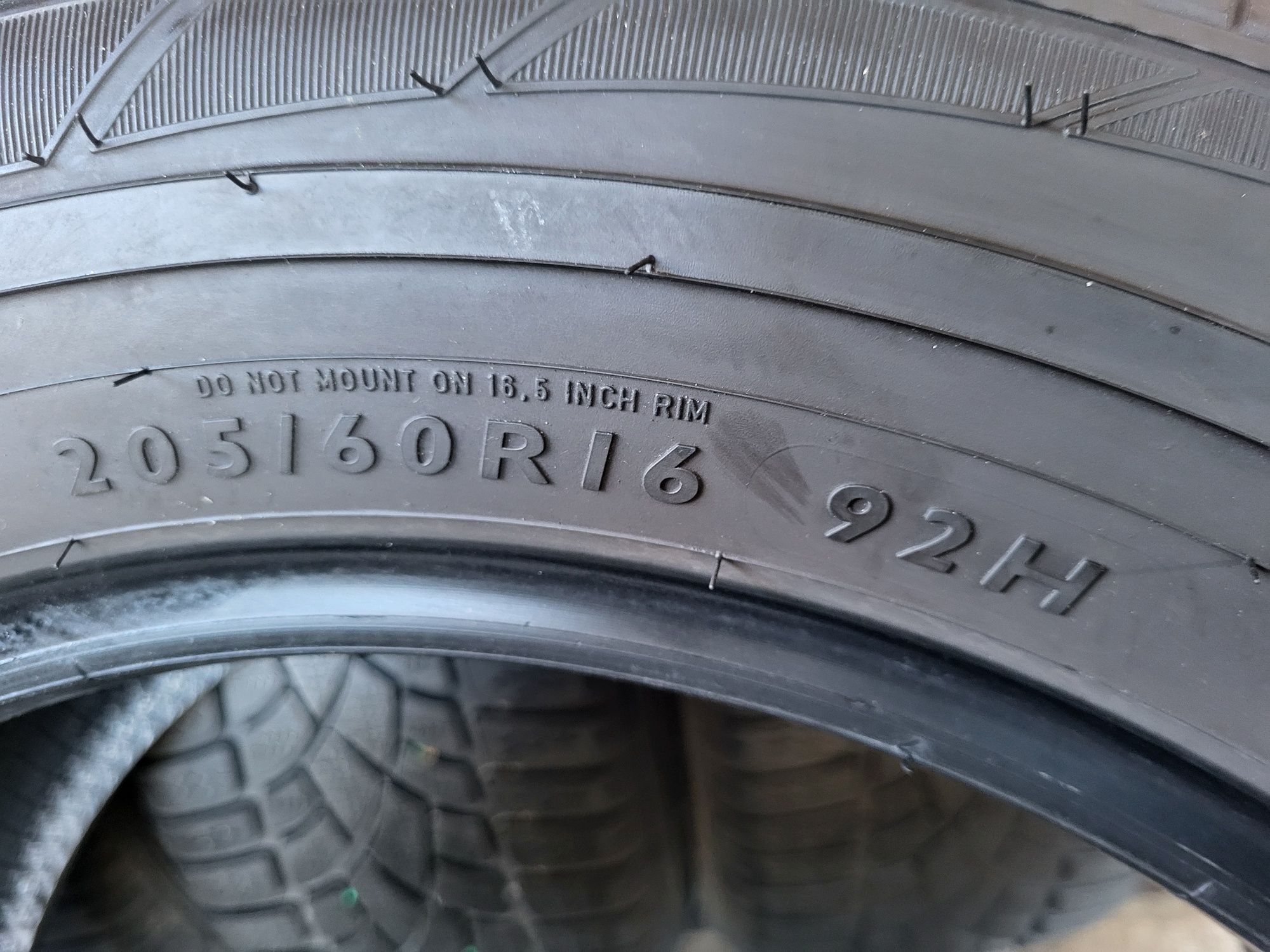 Opony zimowe 205/60/16 Dunlop 21rok