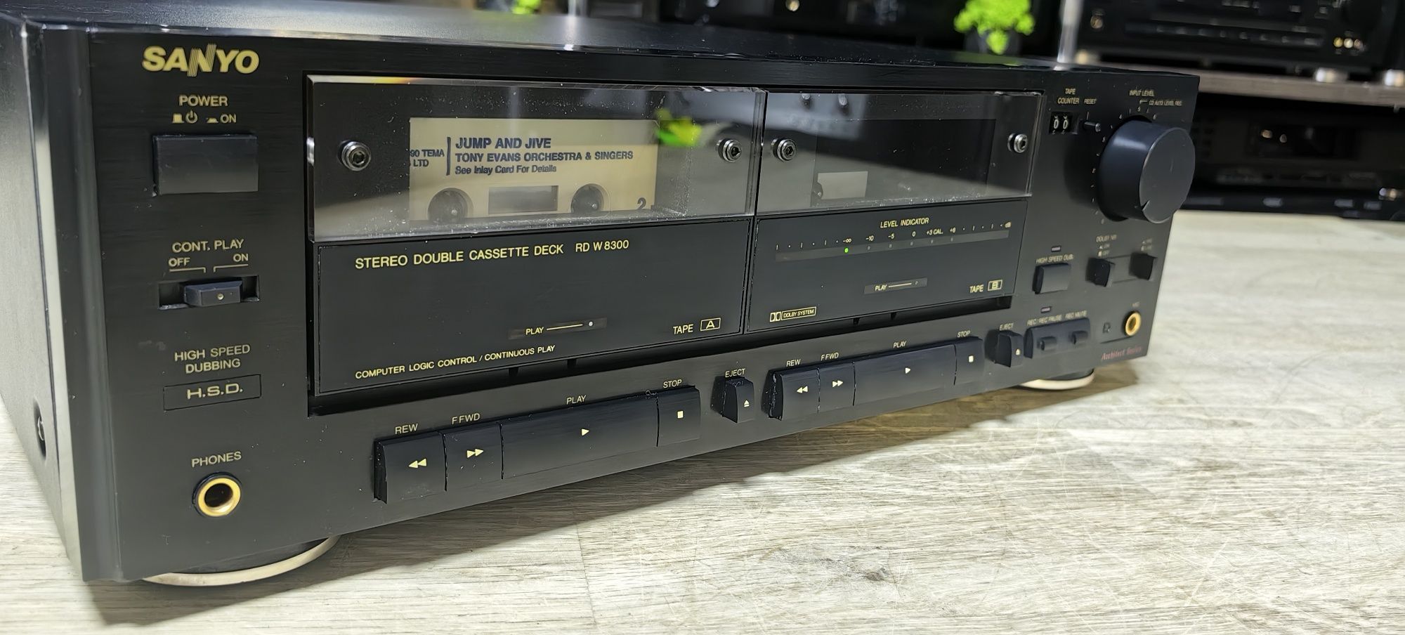 Касетний програвач Sanyo RDW 8300