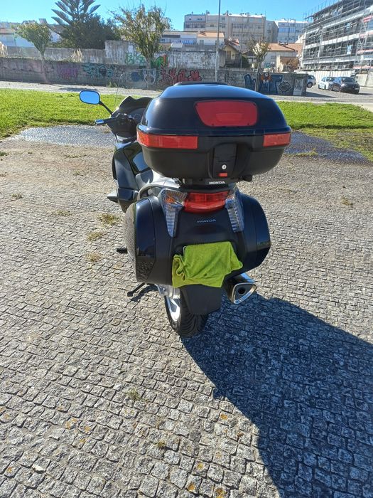 Honda Deauville NT 700 com ABS