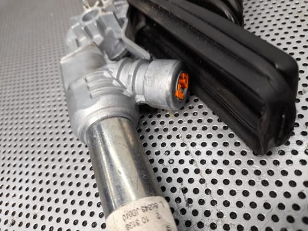 Encaixe de cinto frente esquerdo NISSAN Qashqai/Qashqai+2 I (J10, JJ10