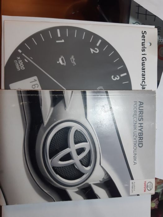 Podręcznik i  serwis gwarancją Auris Hybryd