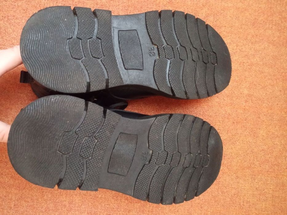 Шкіряні зимові черевики 38 розмір