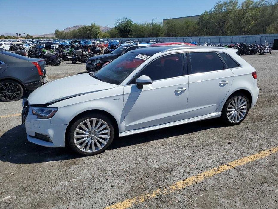 2017 Audi A3 e-tron Premium Plus hybrid в порту