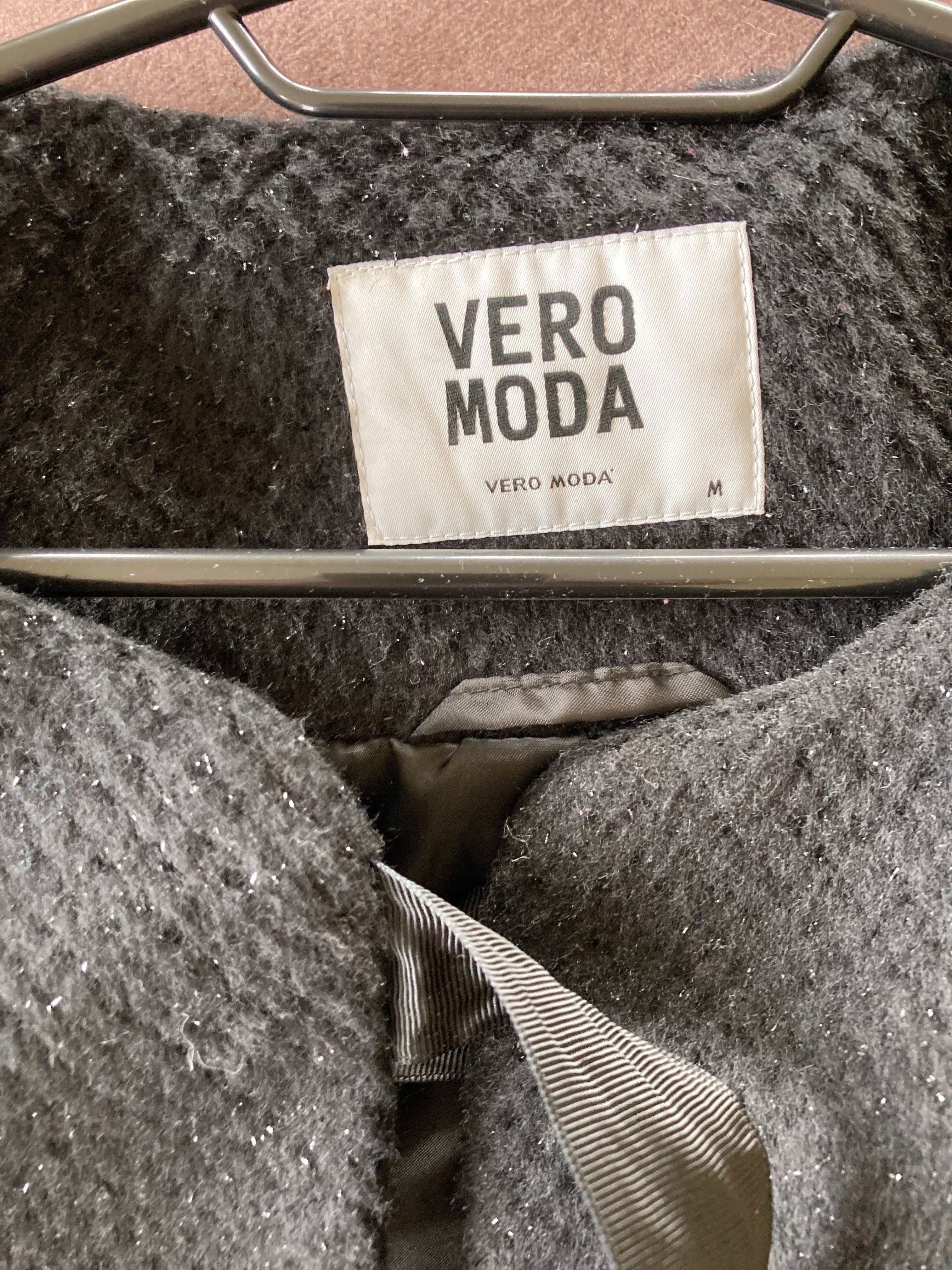Mieniąca się , ciepła marynarka Vero Moda