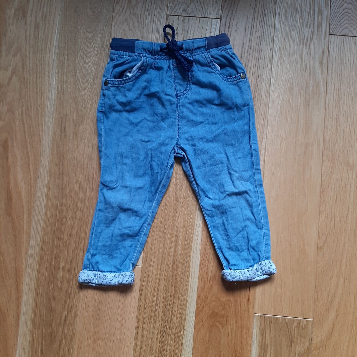 Granatowe jeansy jeans dżinsy joggery z chmurką 86