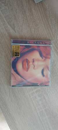 Rihanna Loud CD BRIT AWARDS 2011 winner
