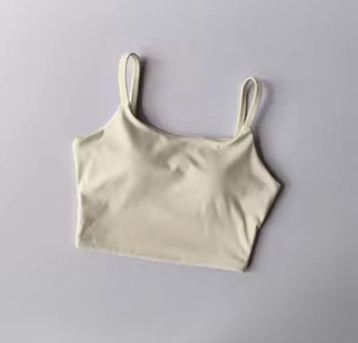 Топ спортивний з чашками