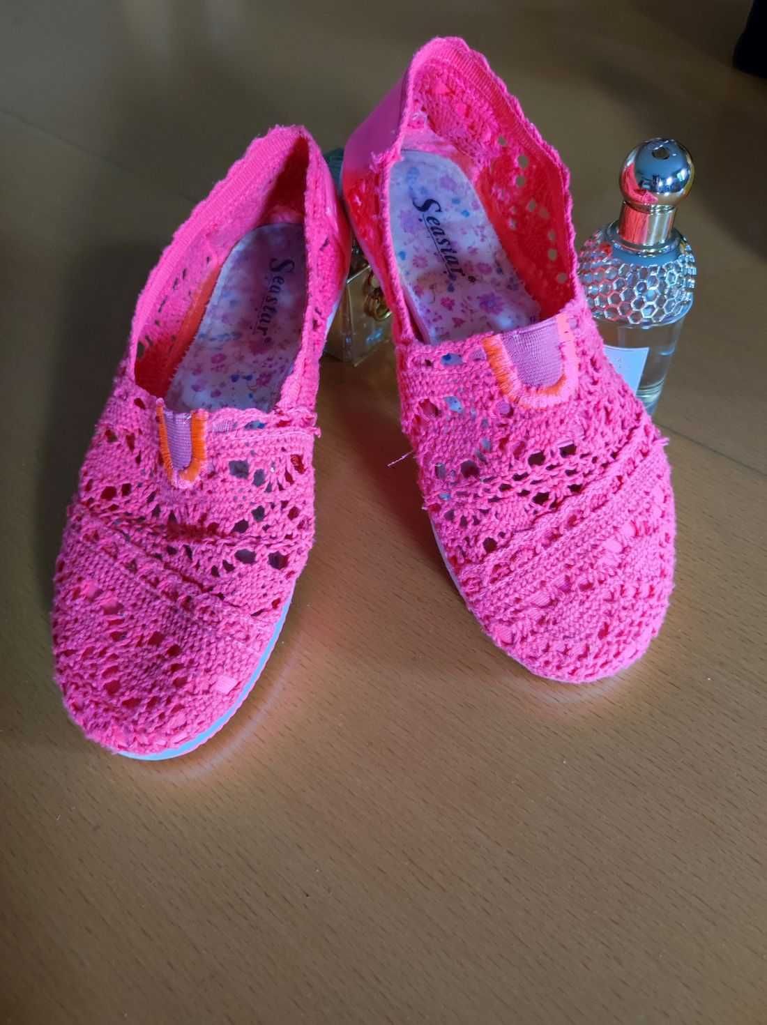 tenisówki espadryle włóczkowe koronkowe ażurowe neonowe przewiewne