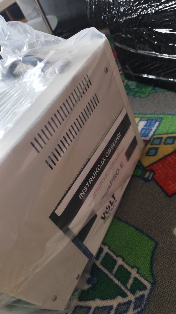 Zasilacz awaryjny SINUS PRO 2000 E 12/230V (1250/2000W)